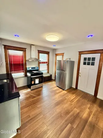 $1,500 | 1120 Pleasant Street, Unit 1, Schenectady, NY 12303