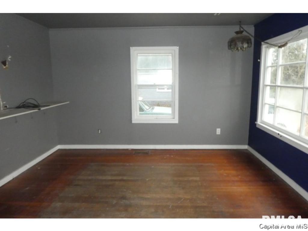 2913 Holmes Avenue Springfield, IL 62704 - Photo 3 of 12