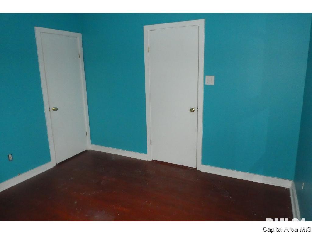 2913 Holmes Avenue Springfield, IL 62704 - Photo 8 of 12
