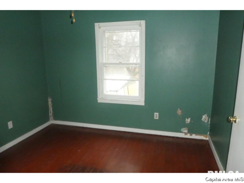 2913 Holmes Avenue Springfield, IL 62704 - Photo 9 of 12