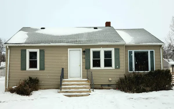 $105,000 | 910 11th Street, International Falls, MN 56649