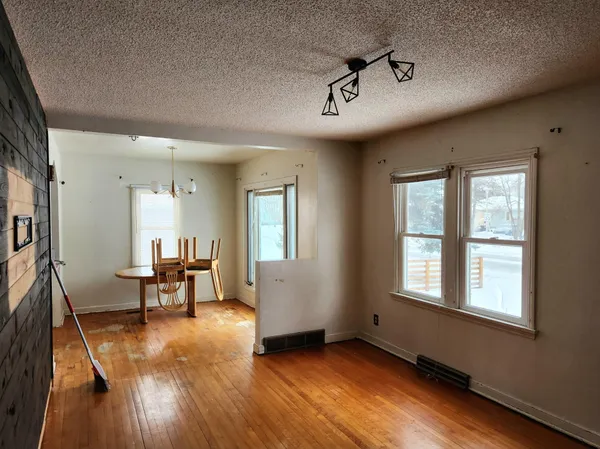 $105,000 | 910 11th Street, International Falls, MN 56649