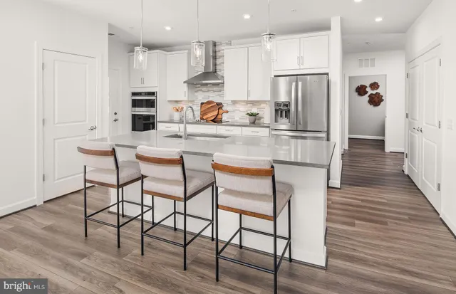 $494,990 | 5800 Moonstone Way, Unit 1, Haymarket, VA 20169