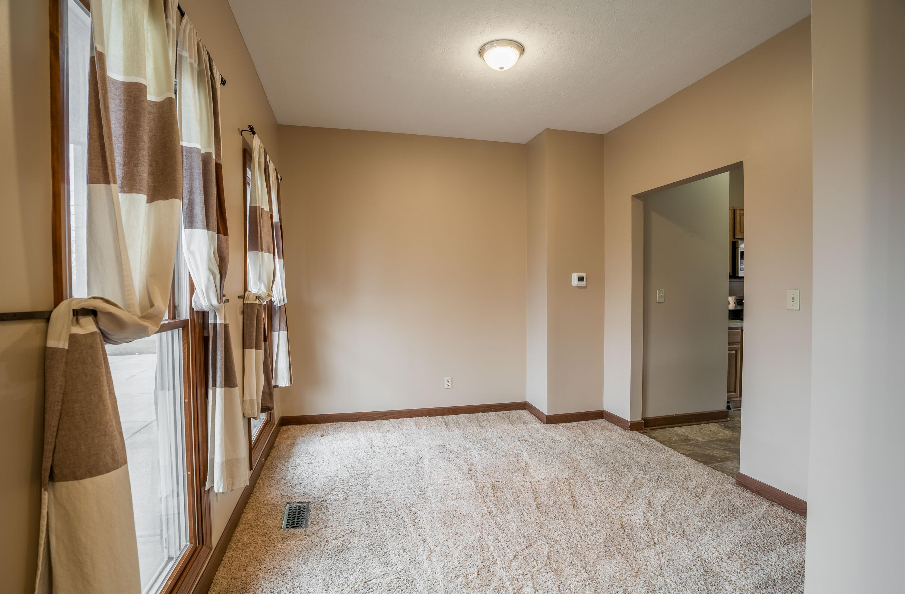 283 Riverside Drive Troy, OH 45373 - Photo 9 of 39 Gallery Image 9