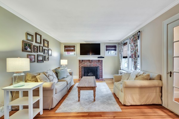 9 Wells Road Reading, MA 01867 - Photo 7 of 26 Gallery Image 7