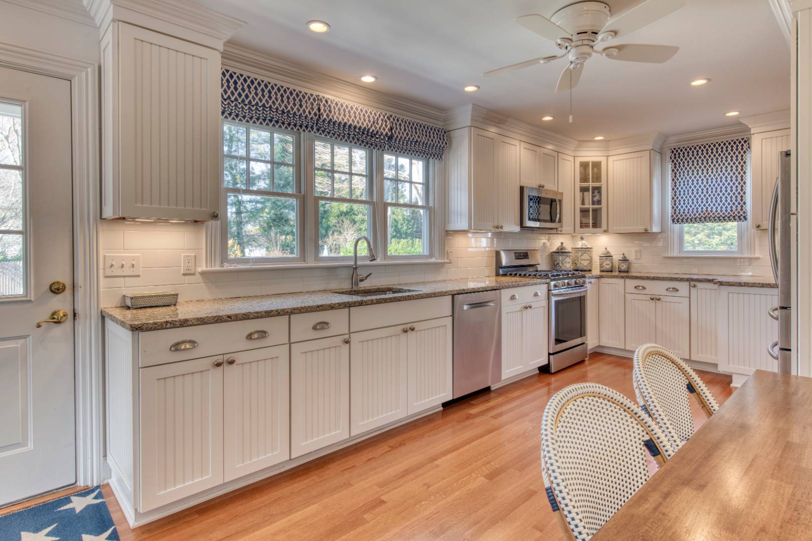 79 Fordham Road Southampton, NY 11968 - Photo 10 of 16