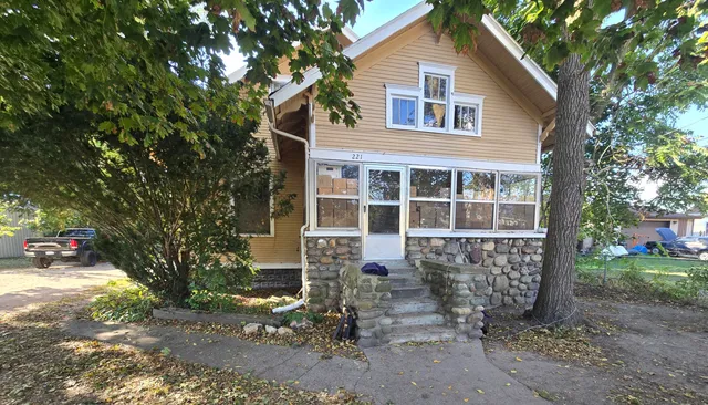 $180,000 | 221 Grand Street, Michigan Center, MI 49254