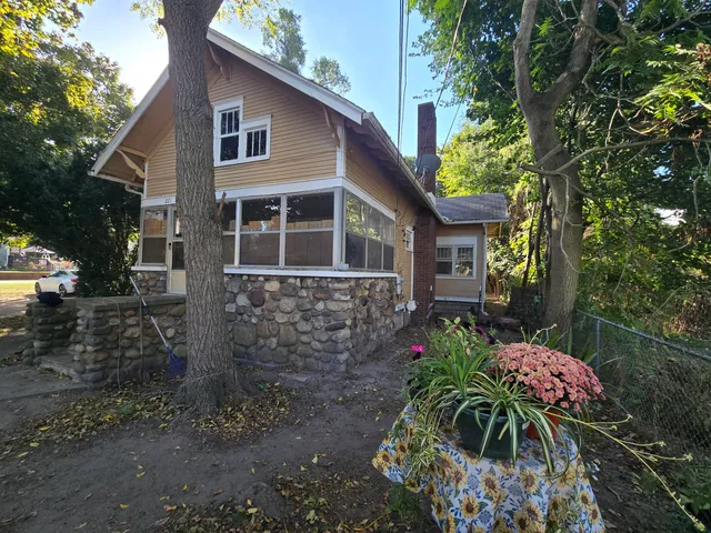 $180,000 | 221 Grand Street, Michigan Center, MI 49254