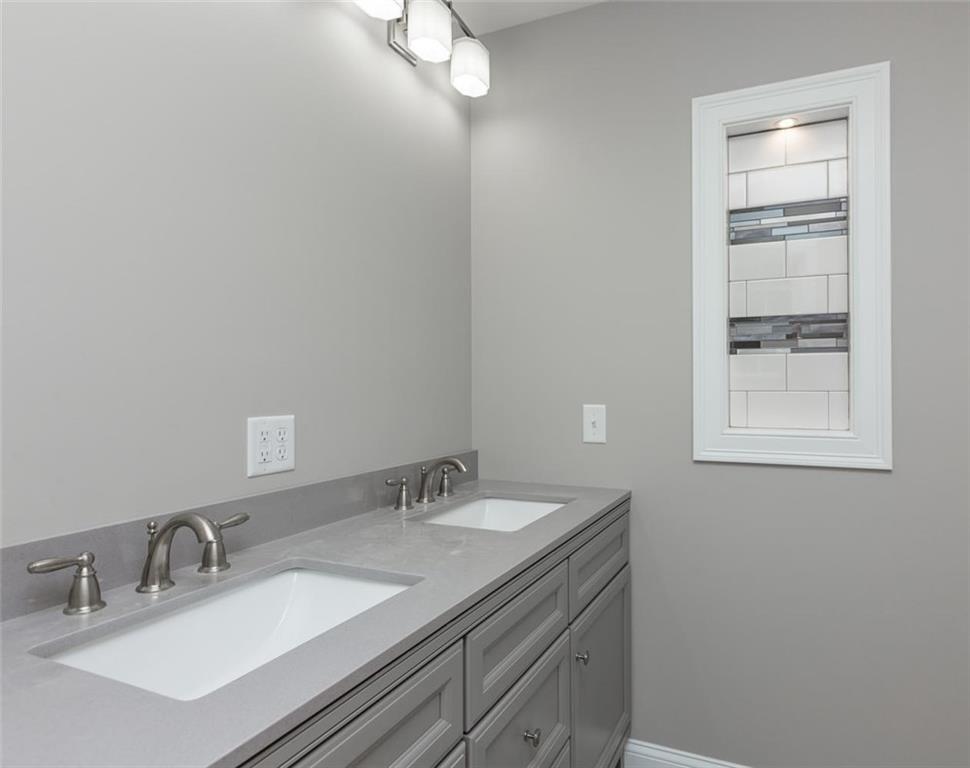 7 Stratton Woods Lane Cumberland Center, ME 04021 - Photo 24 of 35 Master bathroom with custom tile...