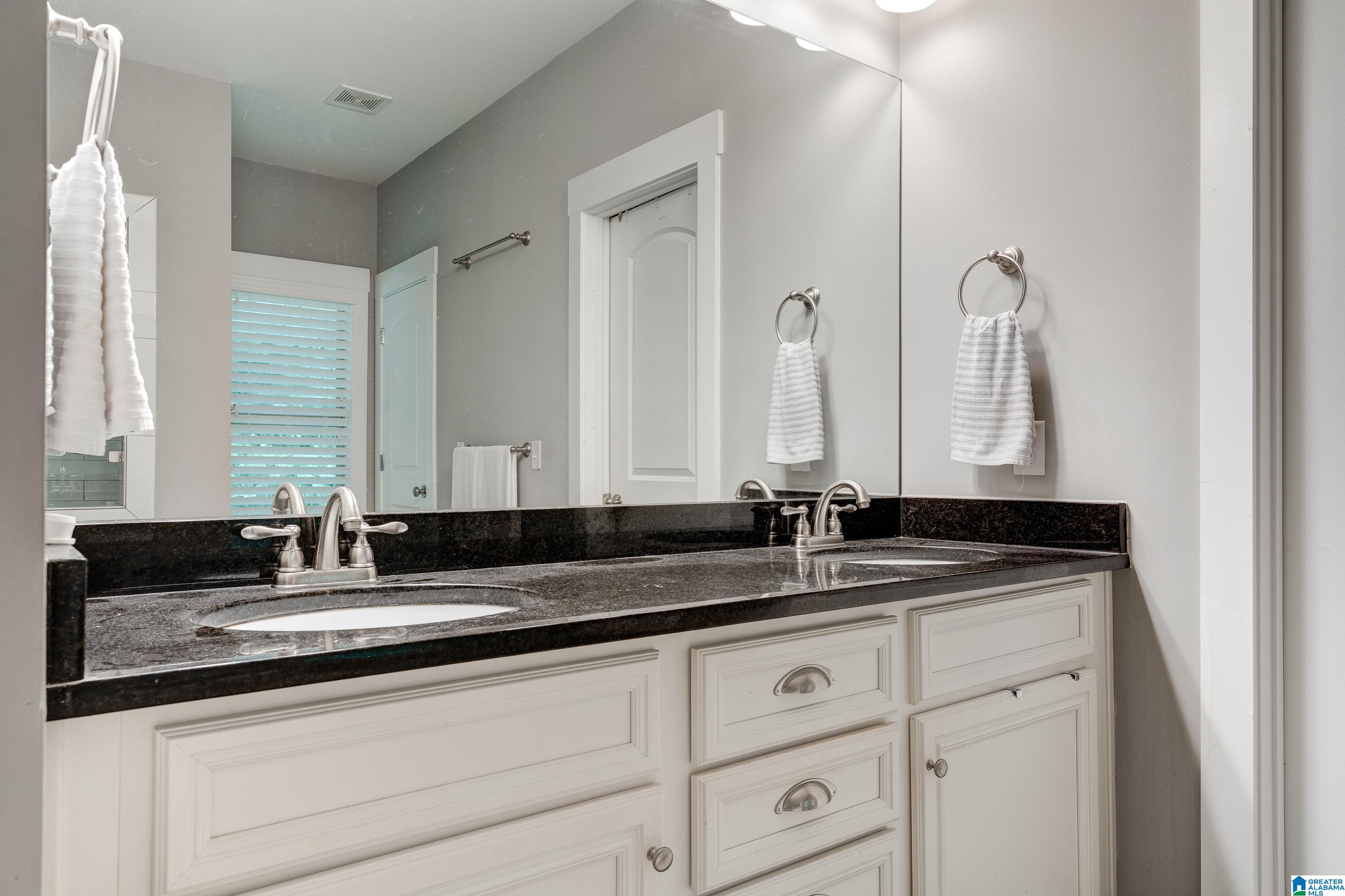 876 Valley Circle Leeds, AL 35094 - Photo 21 of 35
