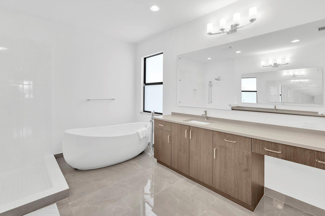 8571 Shoreacres Street Boca Raton, FL 33434 - Photo 38 of 67 Master Bathroom