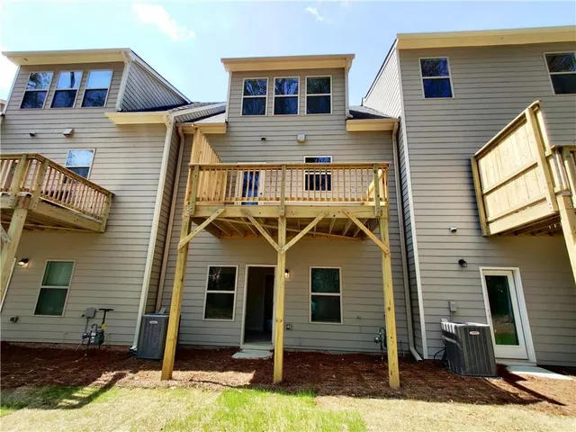 $2,199 | 331 Mahone Drive, Unit 16, Lilburn, GA 30047