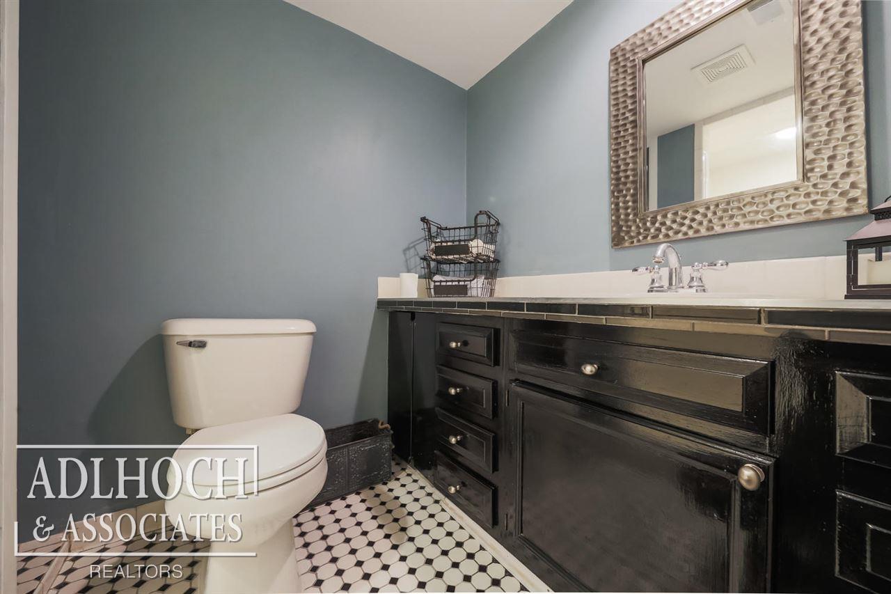 244 Fisher Road Grosse Pointe, MI 48230 - Photo 25 of 32