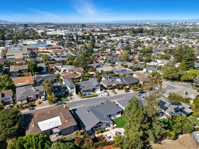 $1,800,000 | 217 West 40th Avenue, San Mateo, CA 94403