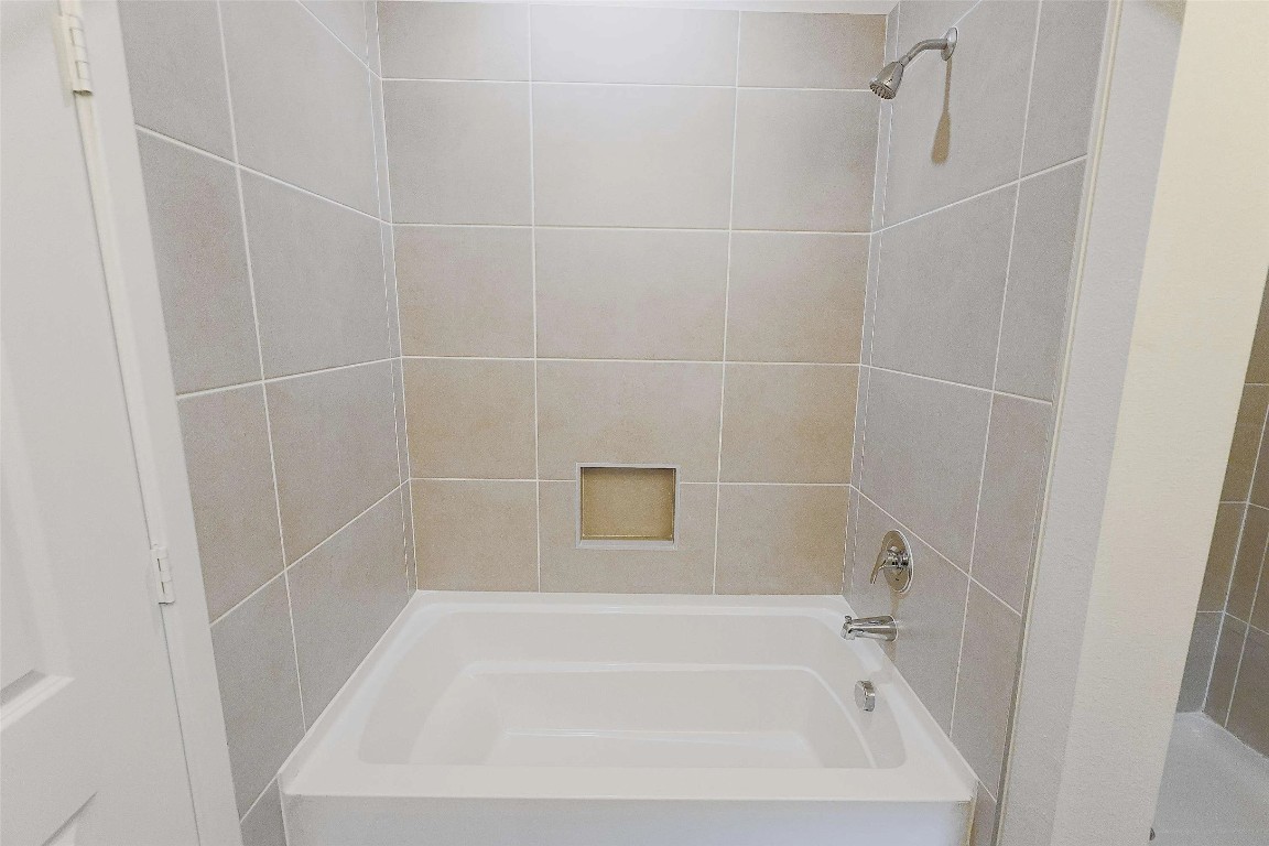 4800 Steiner Ranch Boulevard, Unit 20303 Austin, TX 78732 - Photo 21 of 31 Up to 8 weeks free rent plus reduced deposits!