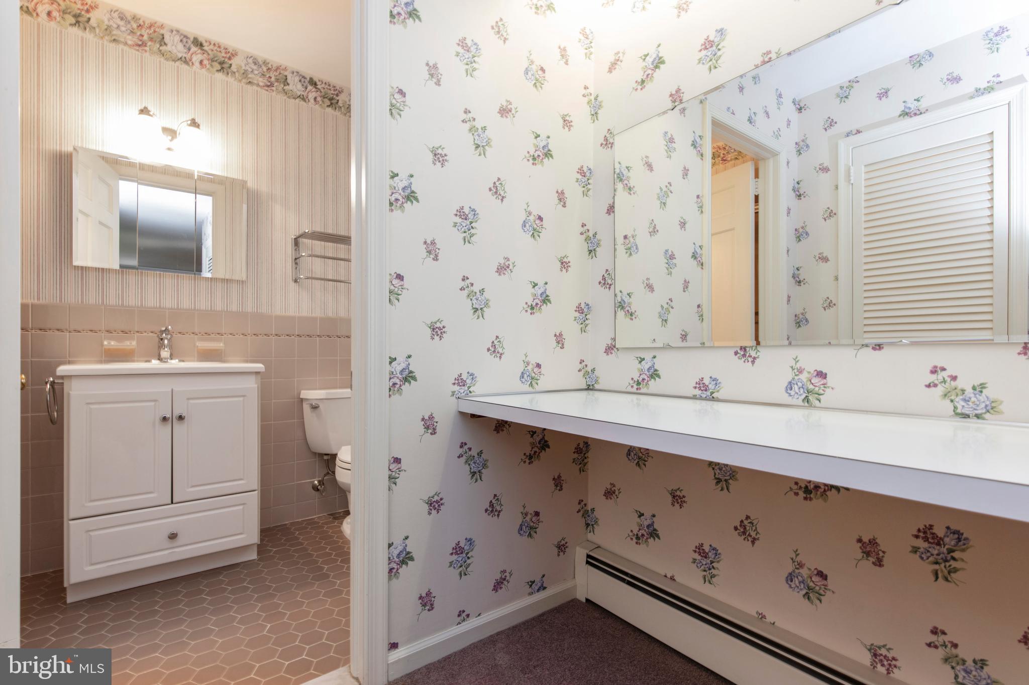 356 Berkley Road Devon, PA 19333 - Photo 23 of 46 Main bedroom dressing area and bathroom