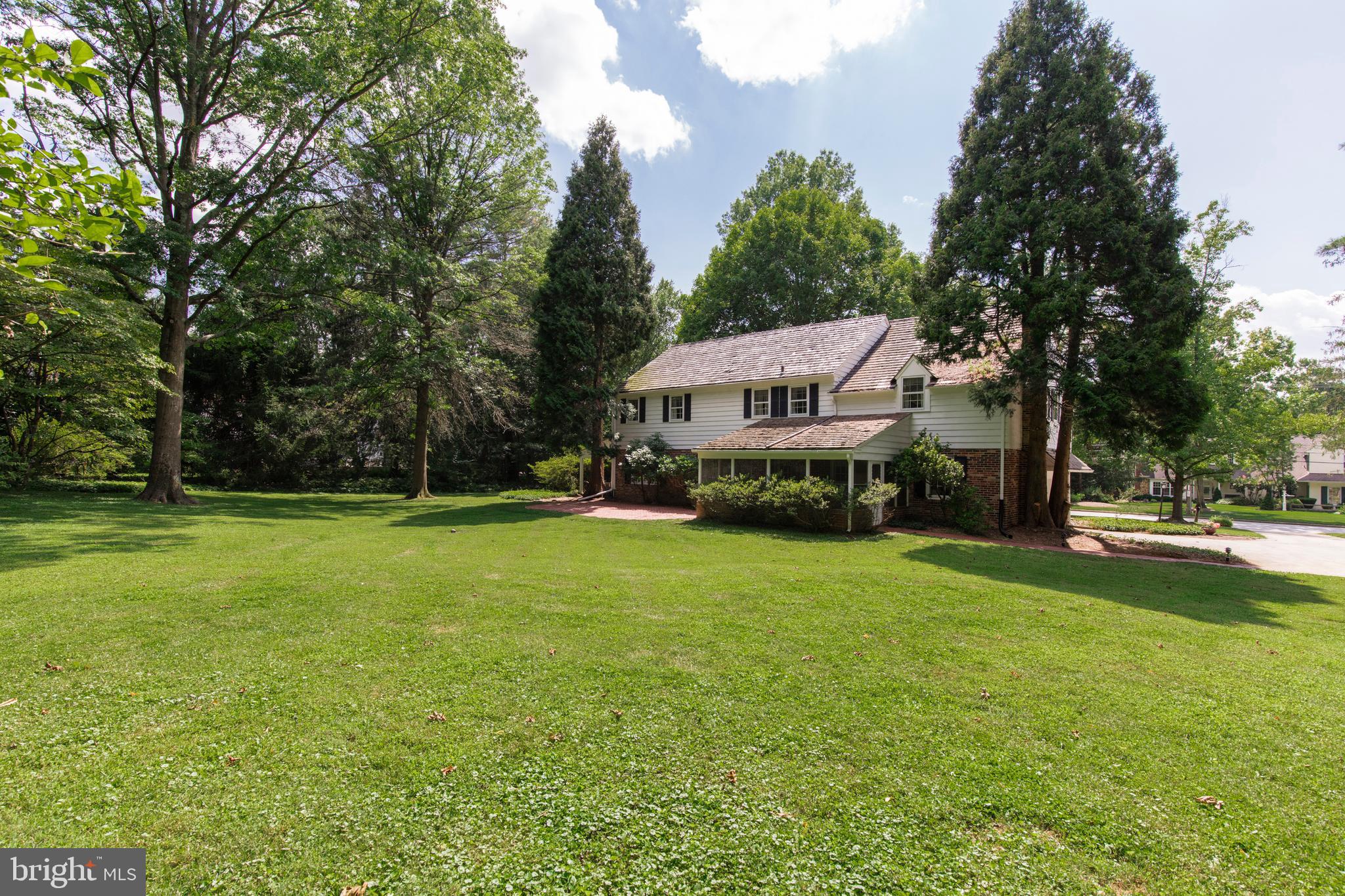 356 Berkley Road Devon, PA 19333 - Photo 4 of 46