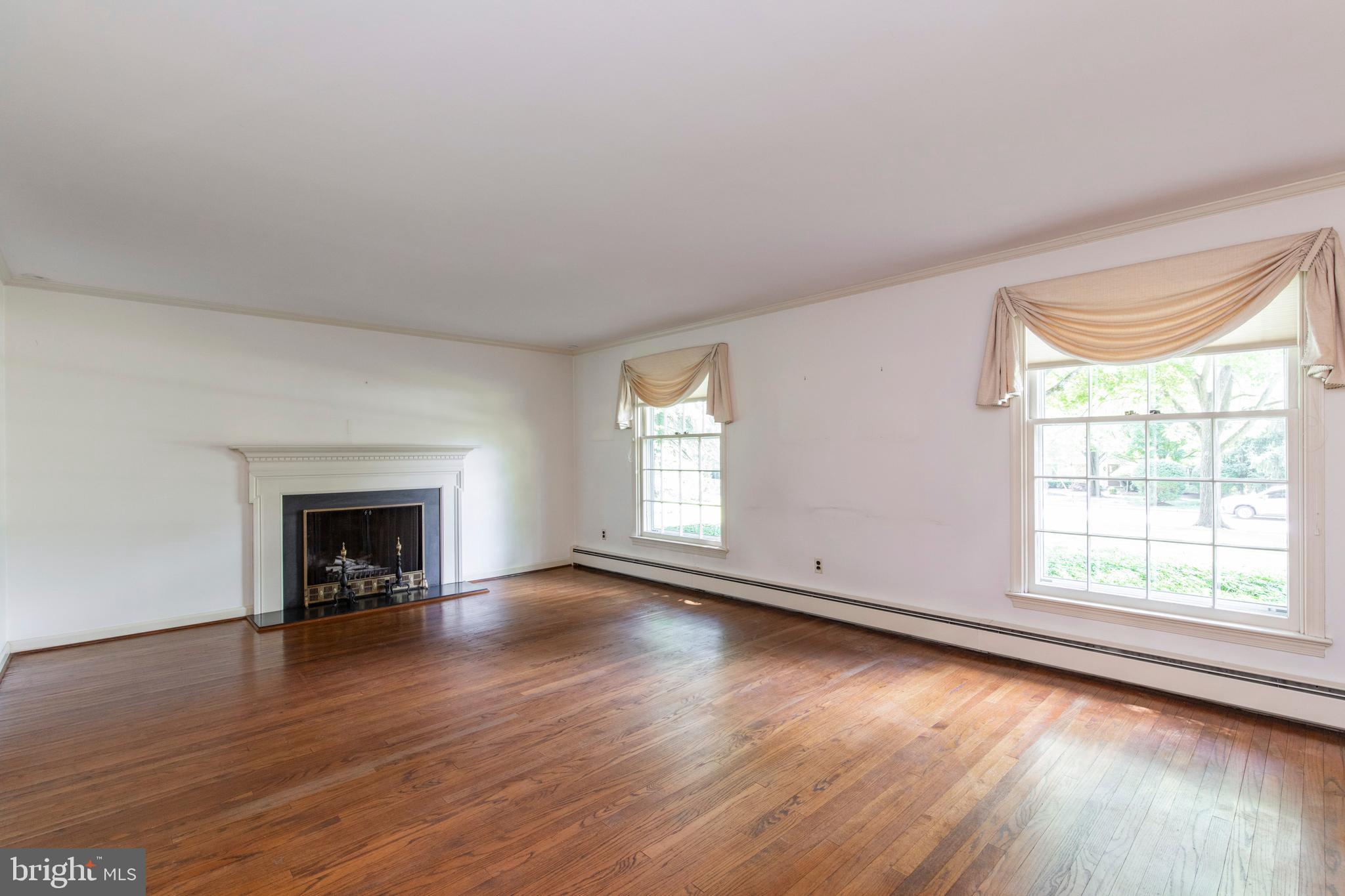 356 Berkley Road Devon, PA 19333 - Photo 7 of 46 Living Room
