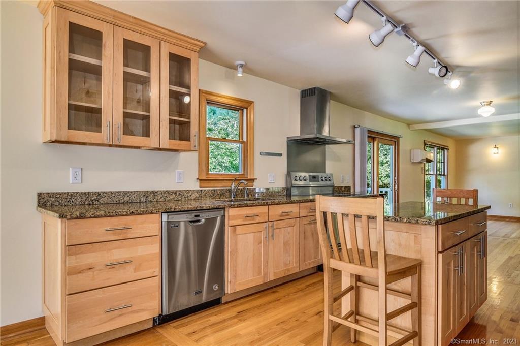10 Fernwood Road Westport, CT 06880 - Photo 4 of 19
