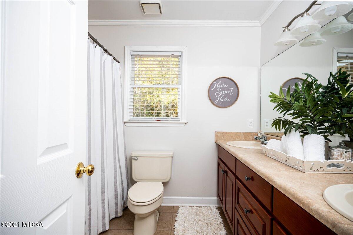 176 Rivoli Landing Macon, GA 31210 - Photo 22 of 34 Full Bathroom