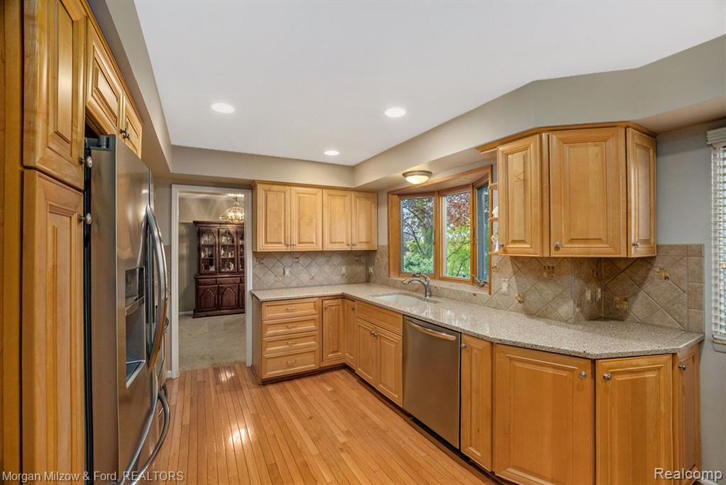 965 Dahlia Lane Rochester Hills, MI 48307 - Photo 11 of 30
