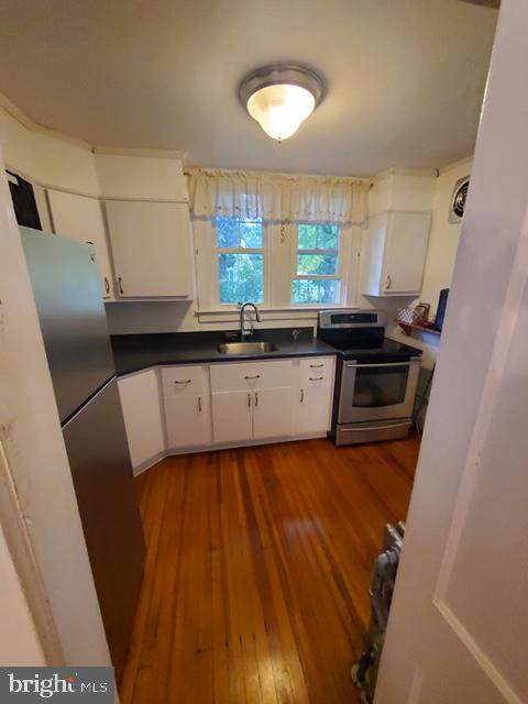 3511 North Rolling Road Baltimore, MD 21244 - Photo 6 of 24 Kitchen