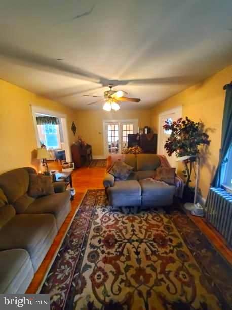 3511 North Rolling Road Baltimore, MD 21244 - Photo 10 of 24 25 ft living room