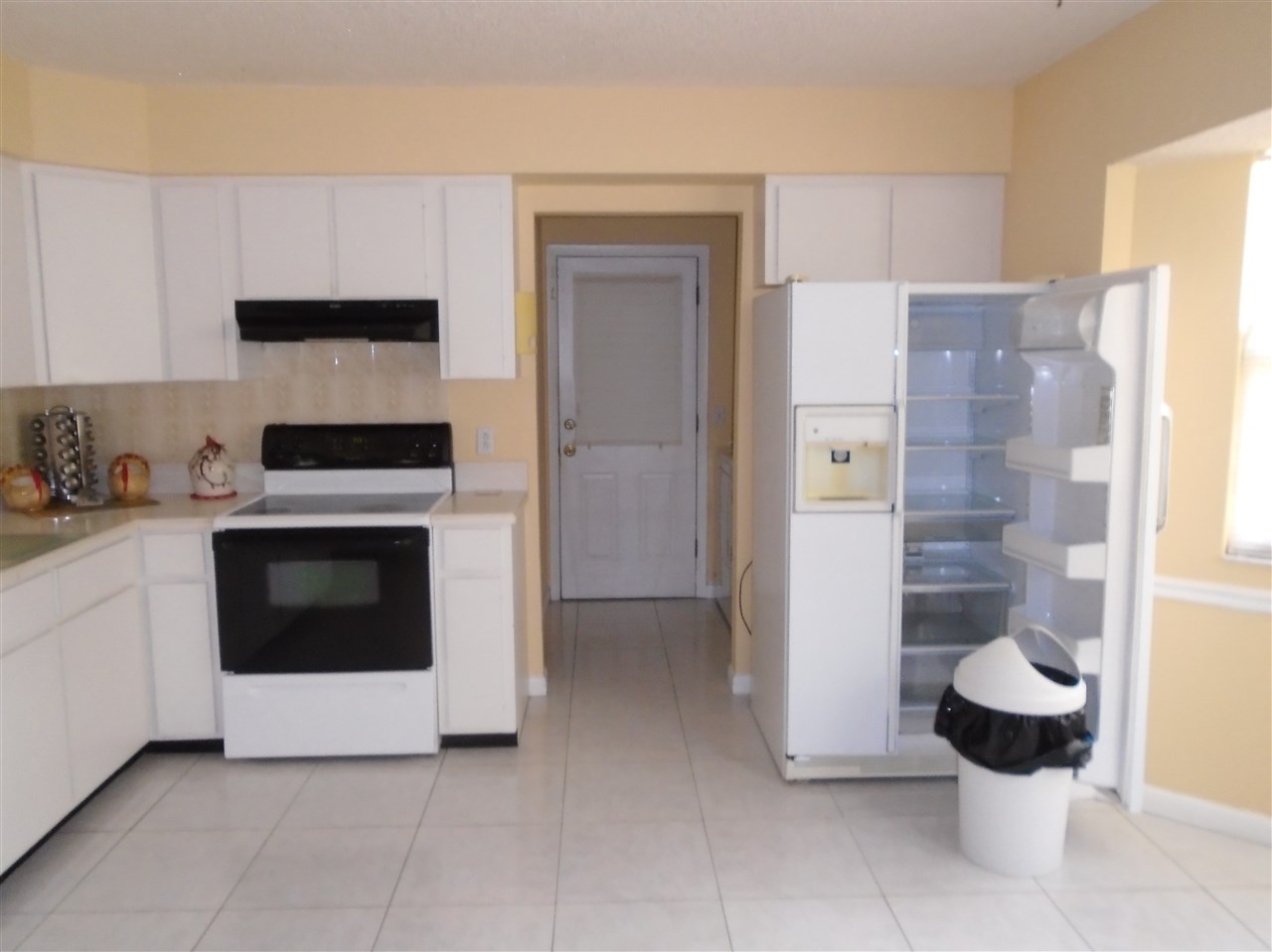 540 Ray Edwards Road St. Augustine, FL 32086 - Photo 8 of 19 Kitchen appliance stay