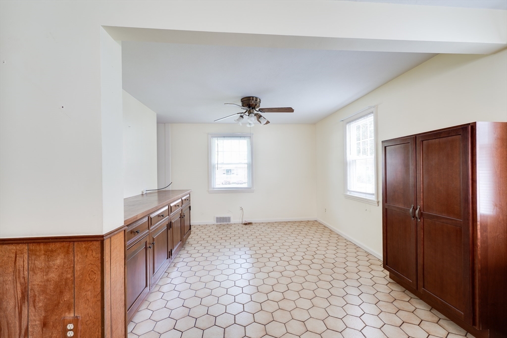 57 Bither Street Springfield, MA 01118 - Photo 15 of 37