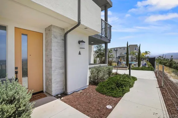 $810,000 | 1891 Cosmopolitan Lane, Unit 6, Chula Vista, CA 91915