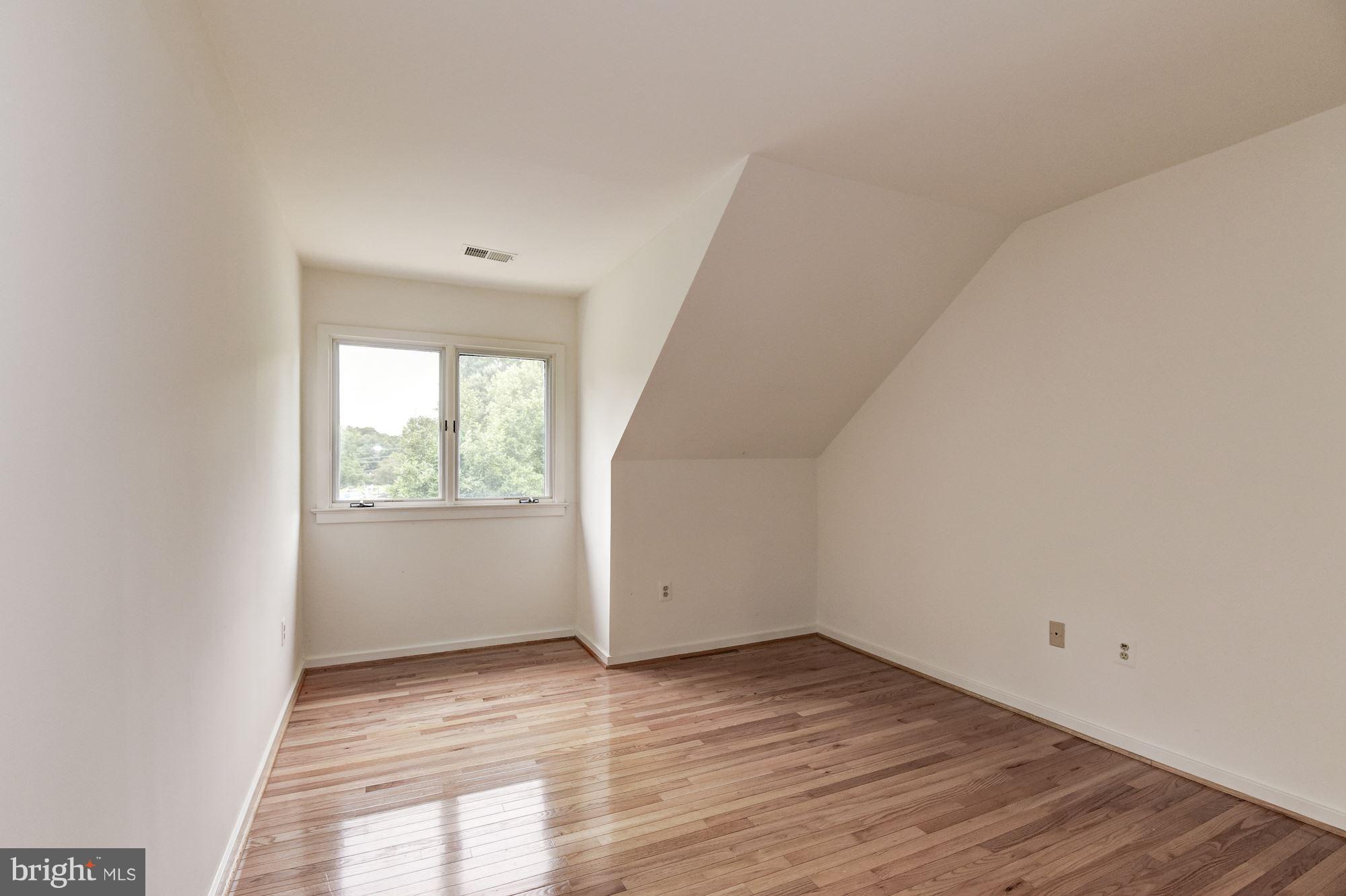 1658 Wild Pine Way Reston, VA 20194 - Photo 20 of 30 Bedroom 3