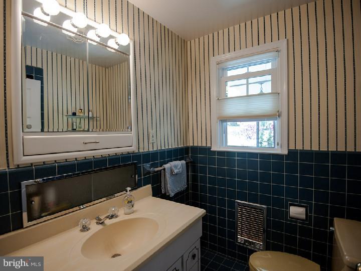 2224 North Stone Ridge Lane Villanova, PA 19085 - Photo 11 of 21
