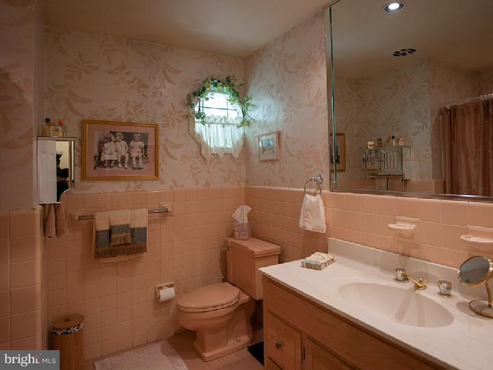 2224 North Stone Ridge Lane Villanova, PA 19085 - Photo 14 of 21