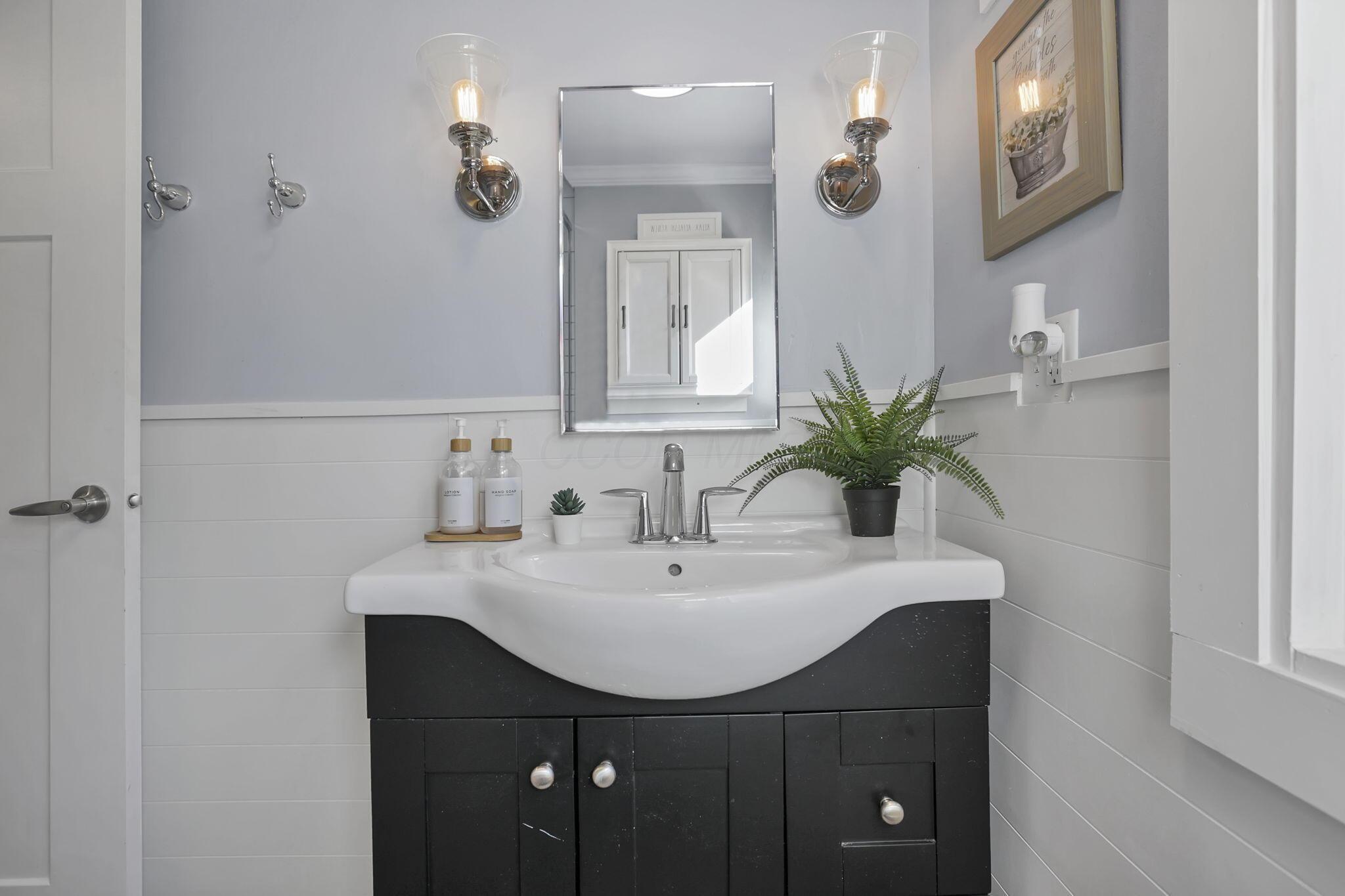 239 South Kellner Road Columbus, OH 43209 - Photo 39 of 56 39-web-or-mls-SMEP4198