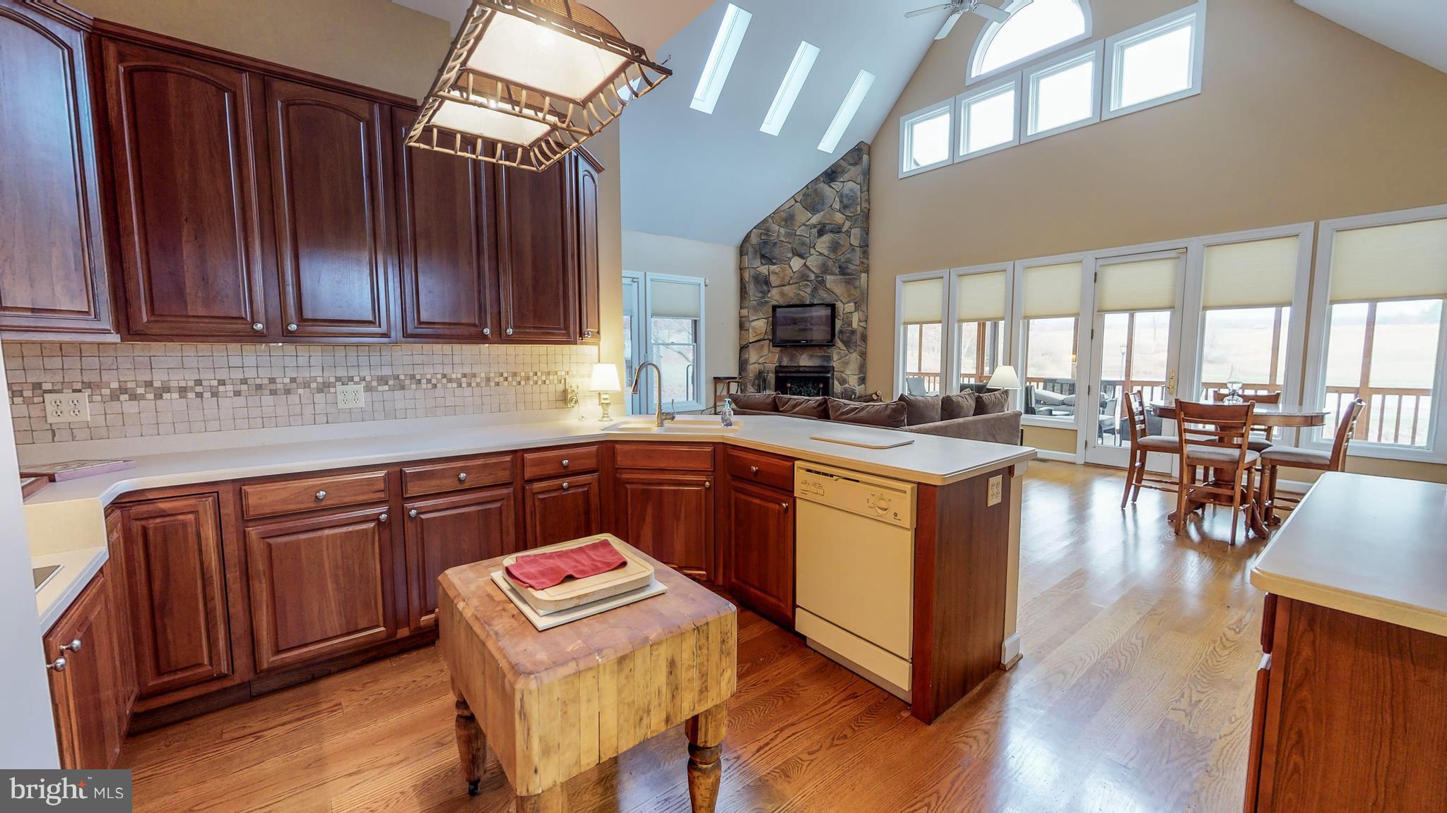 1140 New Hope Road Cross Junction, VA 22625 - Photo 7 of 30 Kitchen - Butcher block does not convey