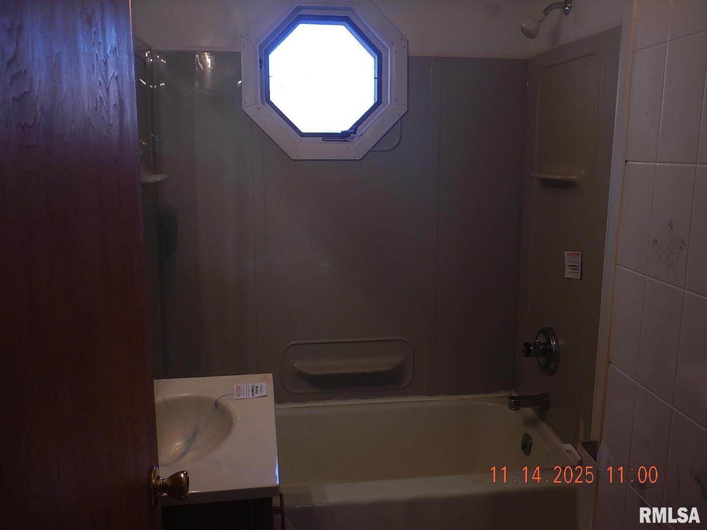 814 4th Street Colona, IL 61241 - Photo 16 of 26 view of a bathtub in a bathroom