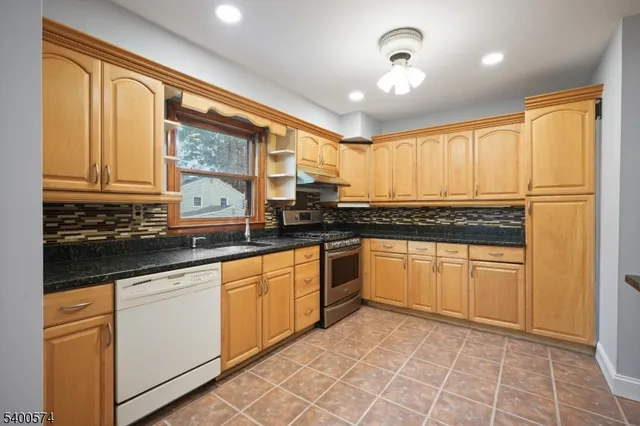 $3,400 | 50 White Meadow Avenue, Unit 1, Rockaway, NJ 07866