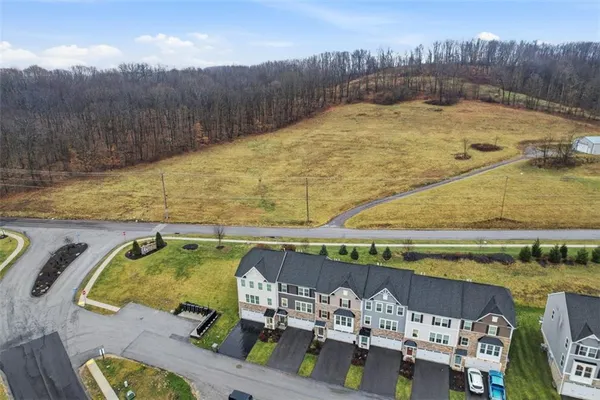 $375,000 | 102 Rivulet Place, Zelienople, PA 16063