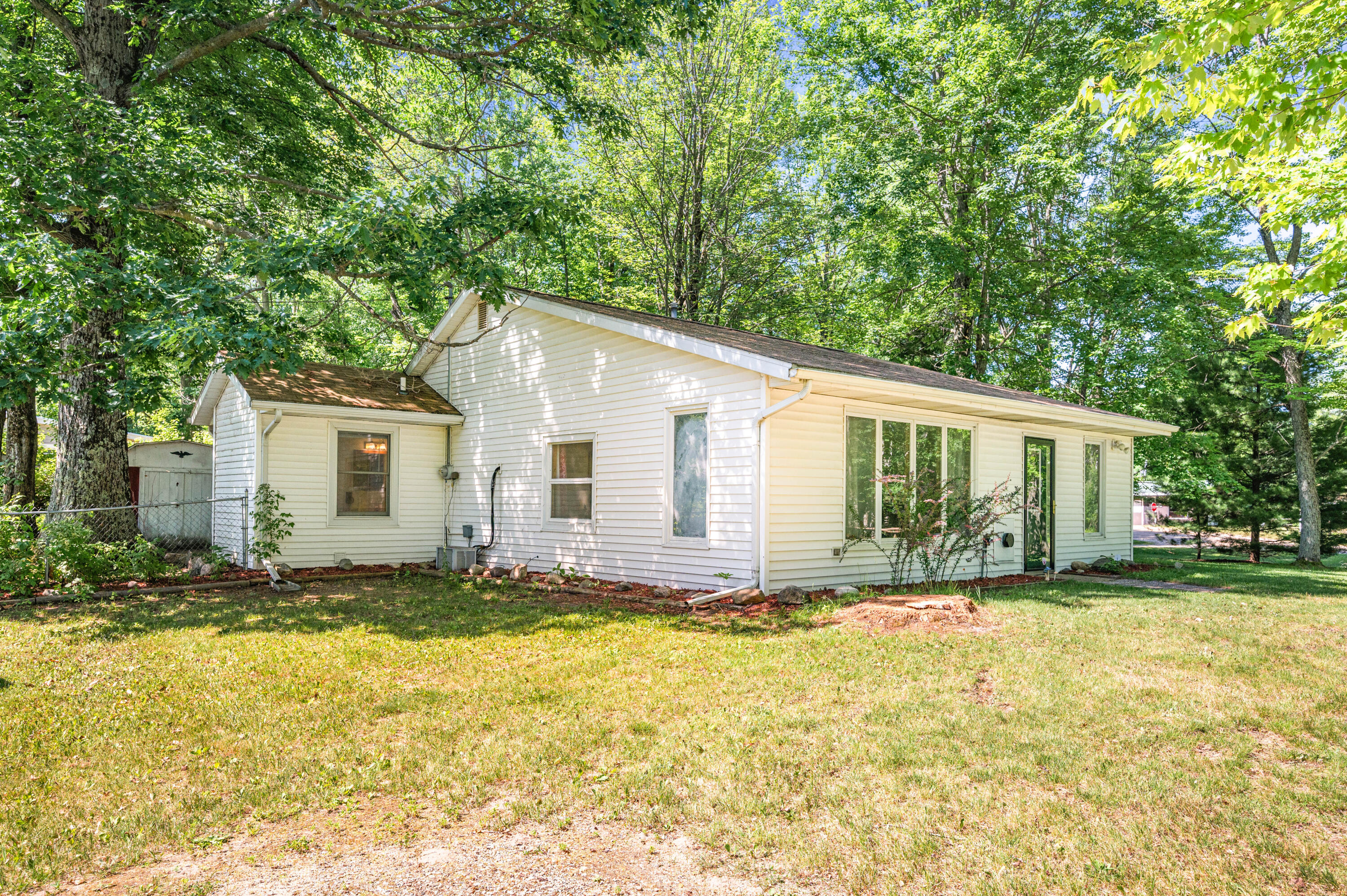 3249 Evergreen Road Sears, MI 49679 - Photo 8 of 28 3249-EvergreenRd-Sears-18