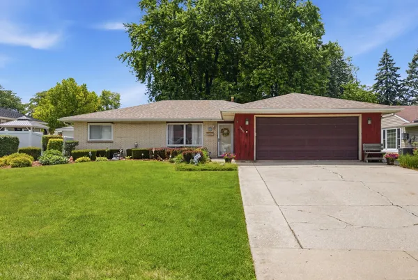 $340,000 | 1410 Austin Avenue, Aurora, IL 60505