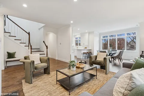 $999,000 | 3726 North Greenview Avenue, Unit 4, Chicago, IL 60613