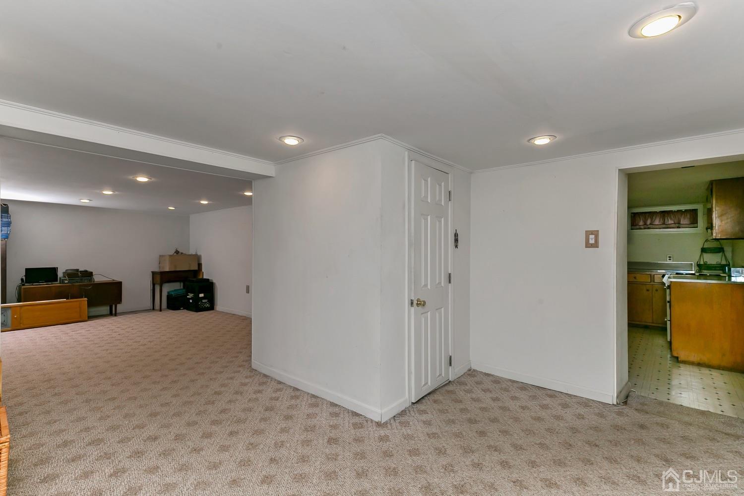 135 North Hill Road Colonia, NJ 07067 - Photo 17 of 26