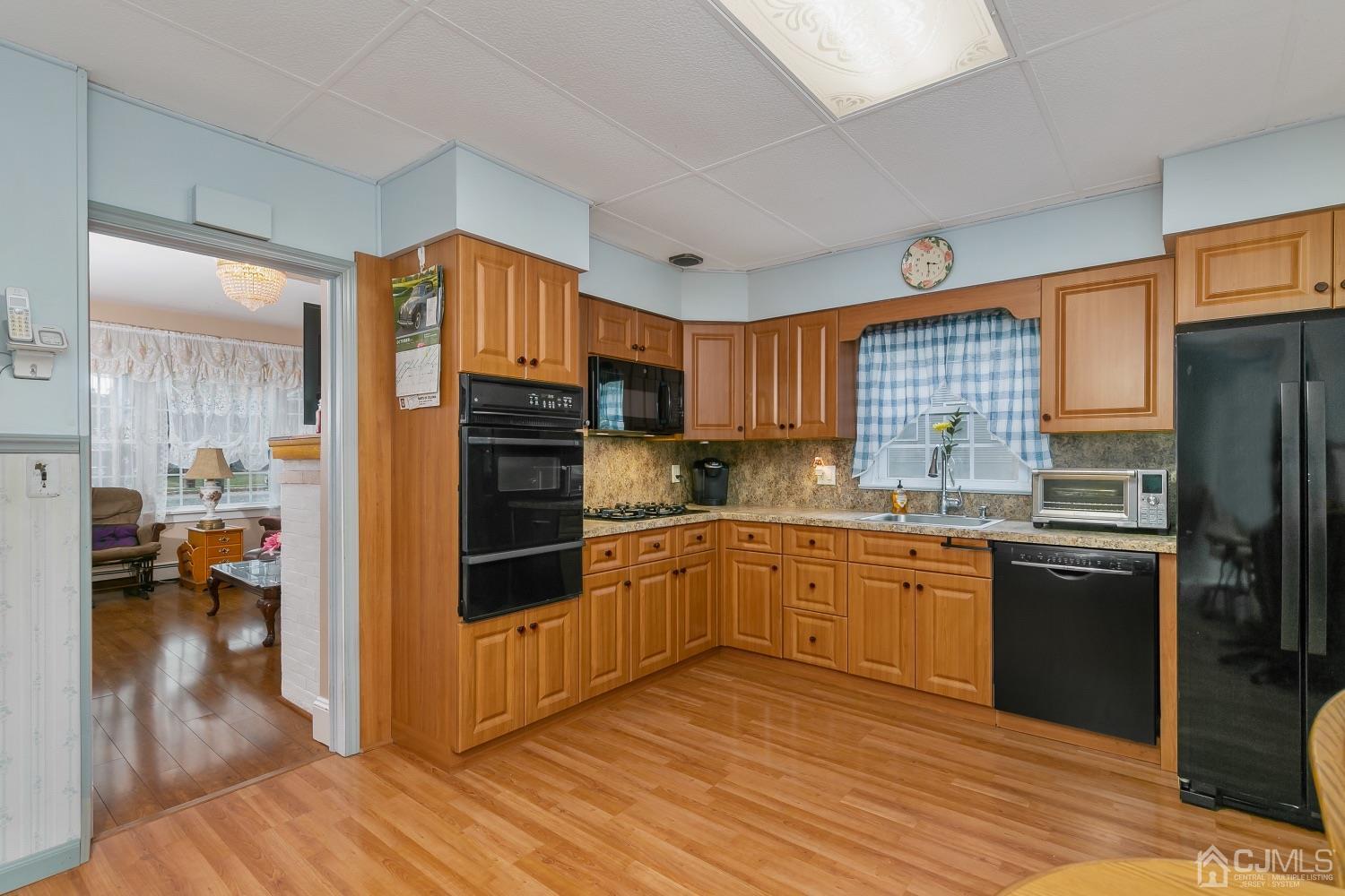 135 North Hill Road Colonia, NJ 07067 - Photo 9 of 26