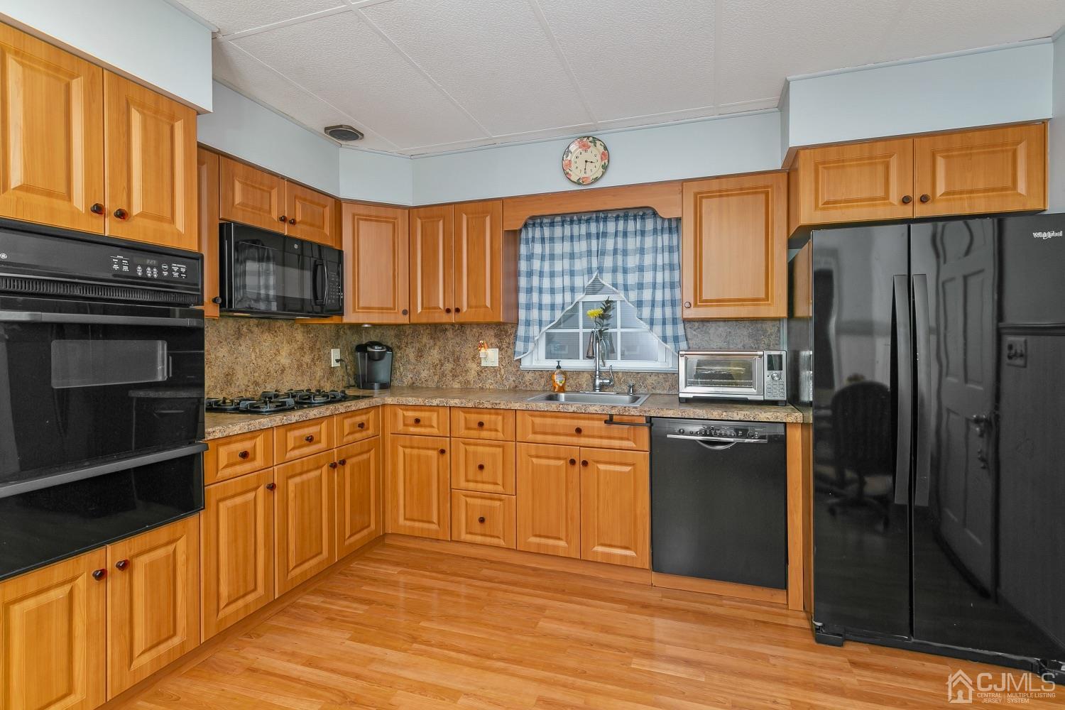 135 North Hill Road Colonia, NJ 07067 - Photo 10 of 26