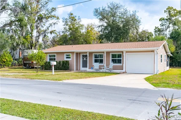 $399,900 | 305 Northeast 1st Avenue, Crystal River, FL 34429