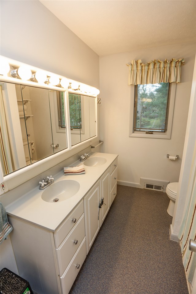 42 North Acres Road Manchester, NH 03104 - Photo 13 of 40 Gallery Image 13