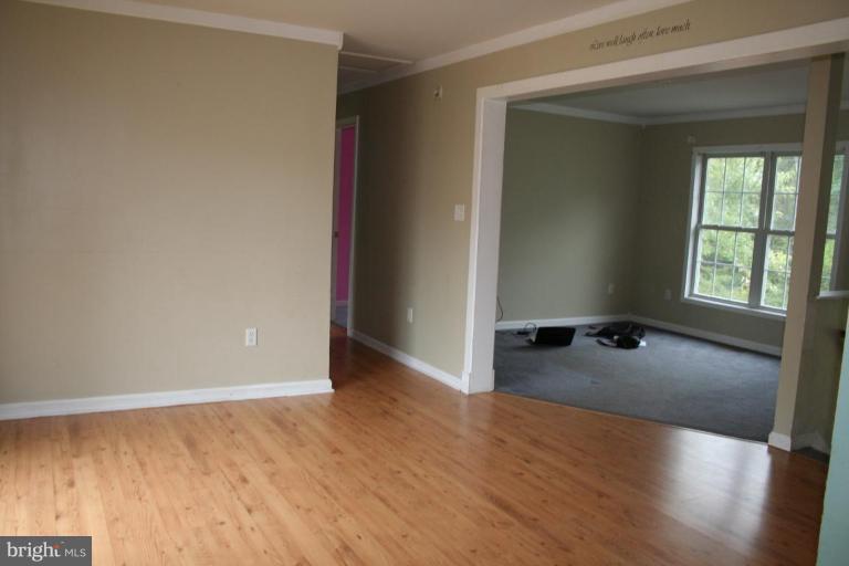513 East 10th Avenue Ranson, WV 25438 - Photo 27 of 29 Living Room