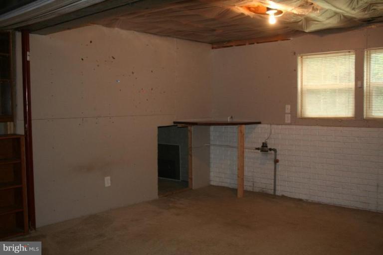 513 East 10th Avenue Ranson, WV 25438 - Photo 10 of 29 Recreation Room