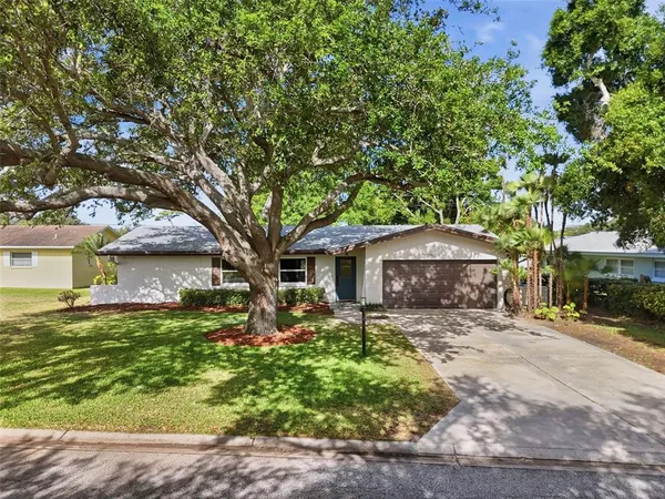 $679,000 | 2150 Sarazen Drive, Dunedin, FL 34698