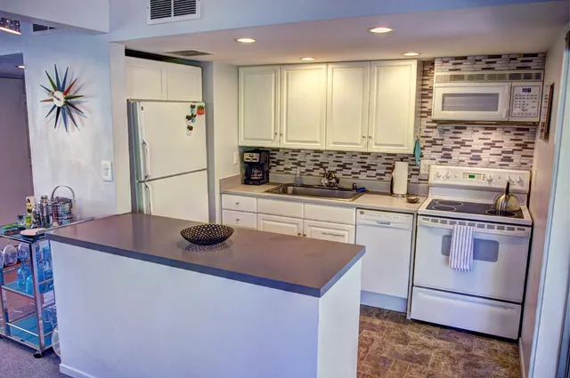 $2,800 | 45710 Shadow Mountain Drive, Palm Desert, CA 92260